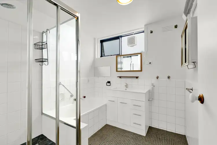 Fifth view of Homely apartment listing, 2/43 Rockley Road, South Yarra VIC 3141