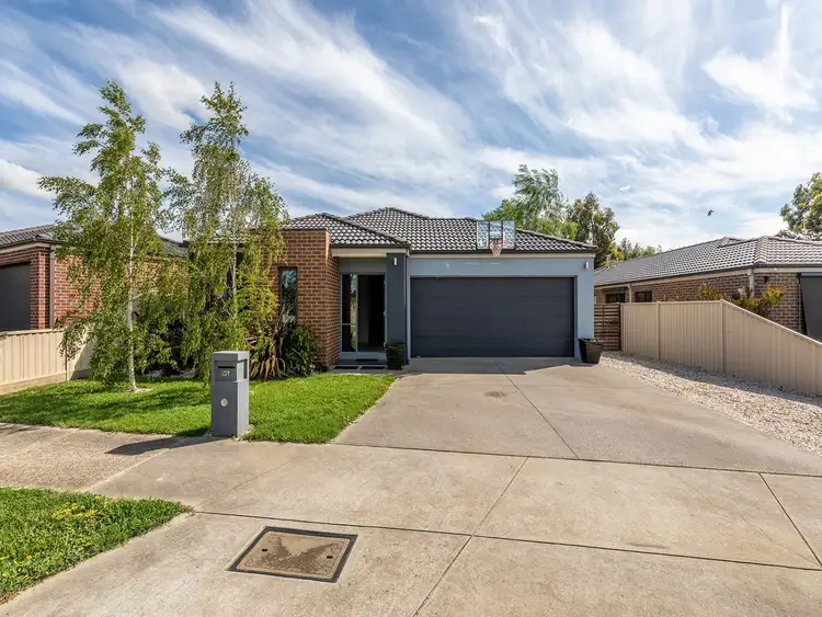 151 Canadian Lakes Boulevard