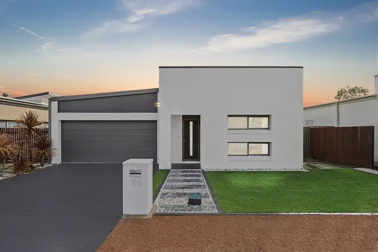 25 Aida Ball Circuit, Forde ACT 2914