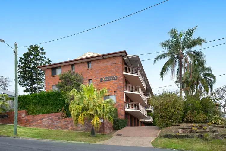 8/3 Curd Street, Greenslopes QLD 4120