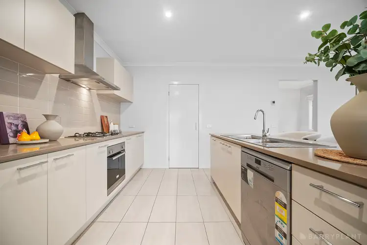 Fourth view of Homely house listing, 8 Weatherall Way, Keysborough VIC 3173