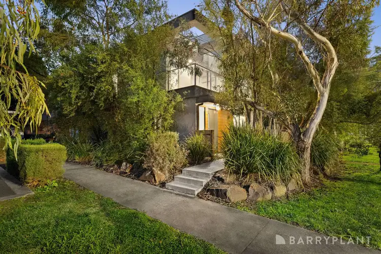 33 Lithgow Way, Mooroolbark VIC 3138