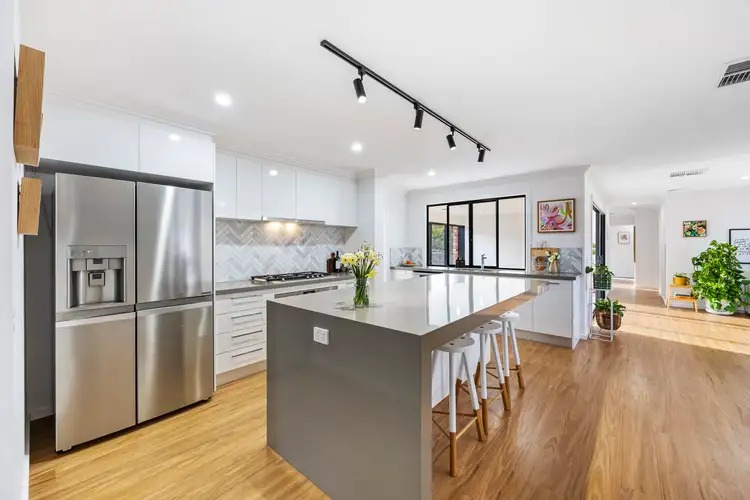 Sixth view of Homely house listing, 3 Arkansaw Court, Brown Hill VIC 3350