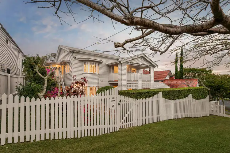 20 Welwyn Crescent, Coorparoo QLD 4151