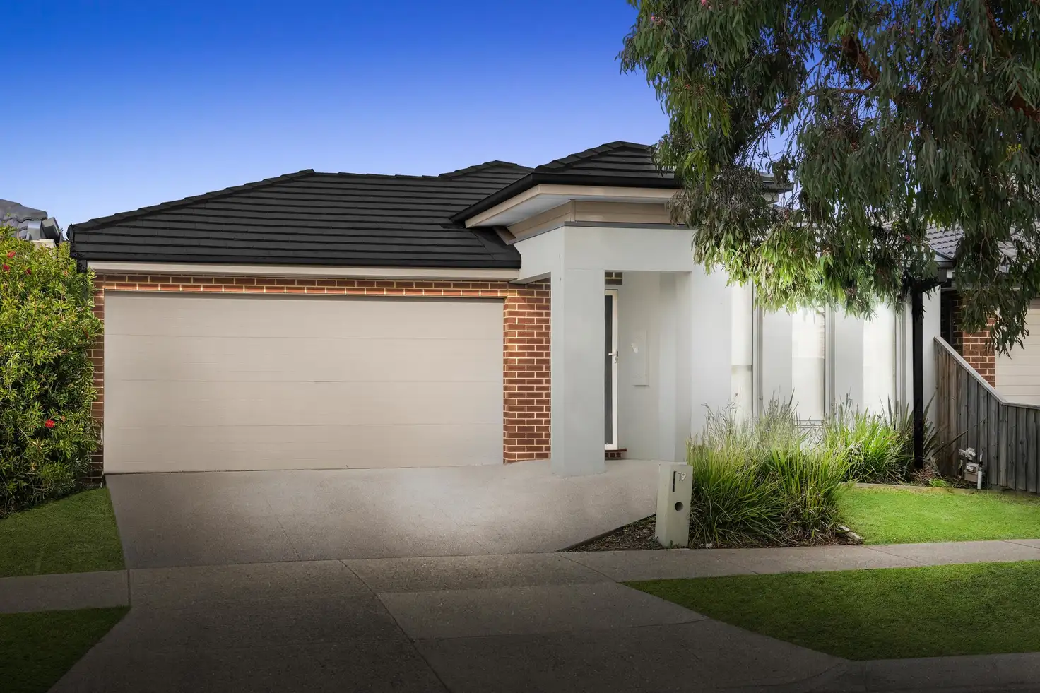 Main view of Homely house listing, 19 Oradala Rise, Werribee VIC 3030