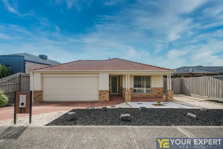 21 Hollington Way, Berwick VIC 3806