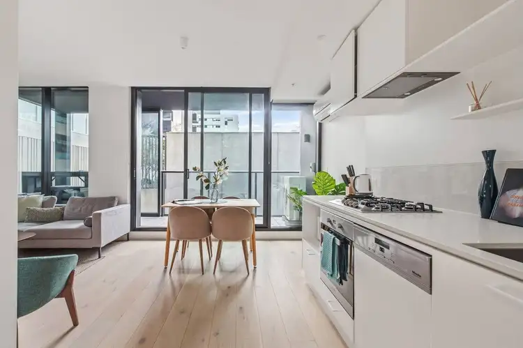 615/7 Claremont Street