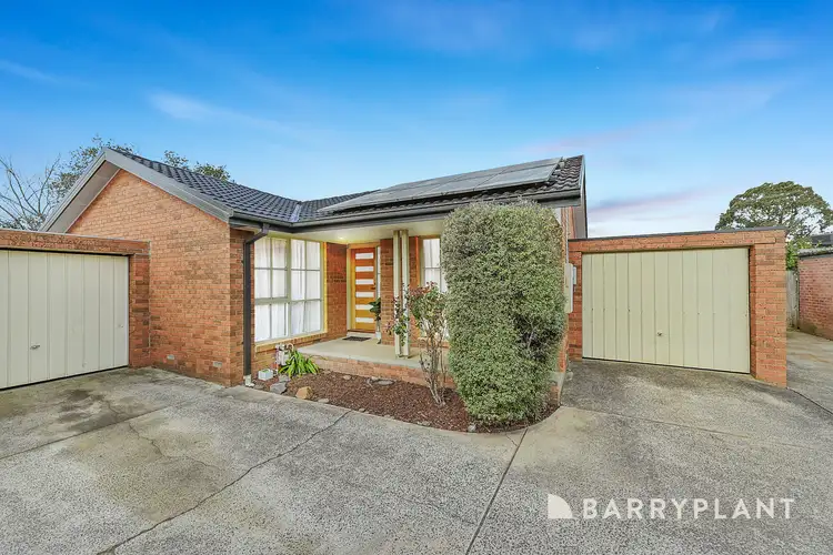 2/30 Strathavan Drive, Berwick VIC 3806