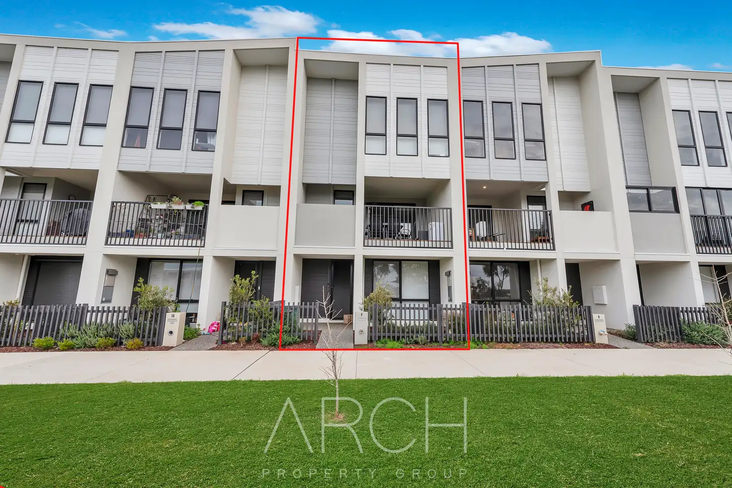 Main view of Homely townhouse listing, 9 Ebro Walk, Cranbourne West VIC 3977