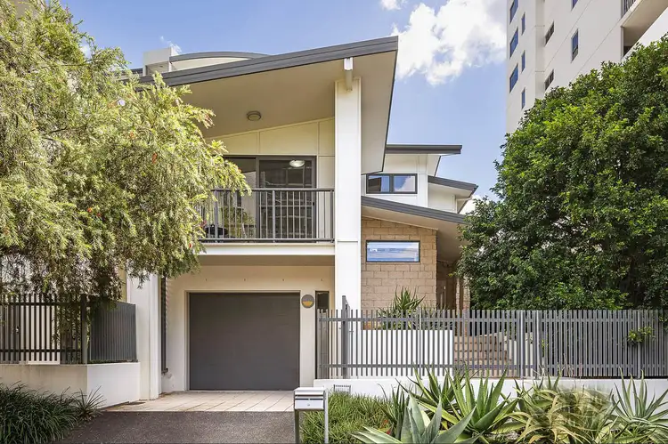 19 Walsh Street, Milton QLD 4064