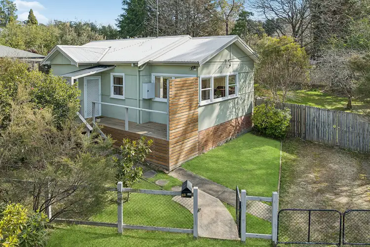 33 Cascade Street, Wentworth Falls NSW 2782