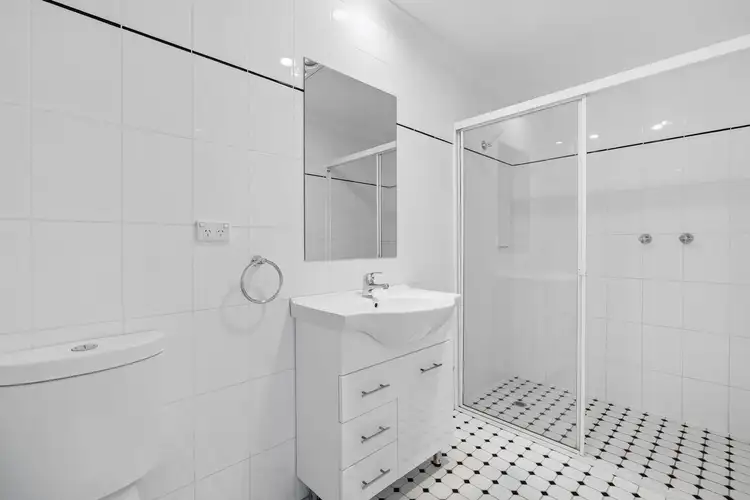 Fifth view of Homely apartment listing, 2/32 Murdoch Street, Cremorne NSW 2090