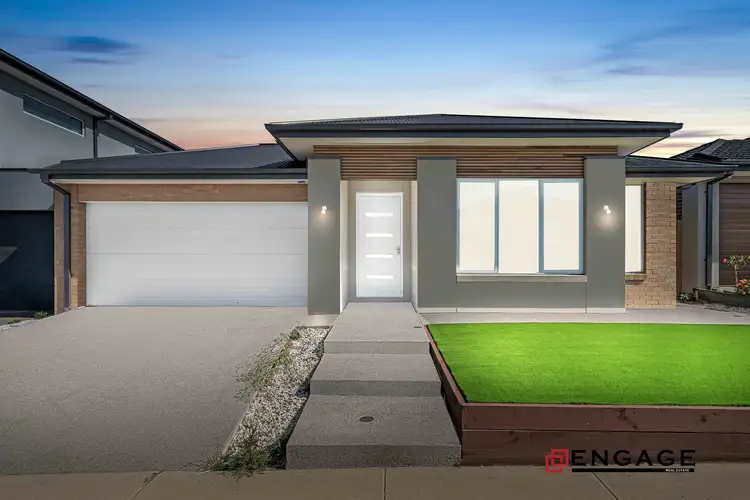 32 Mosley Crescent, Truganina VIC 3029