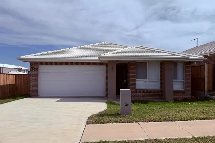 11 Pierro Street, Menangle Park NSW 2563