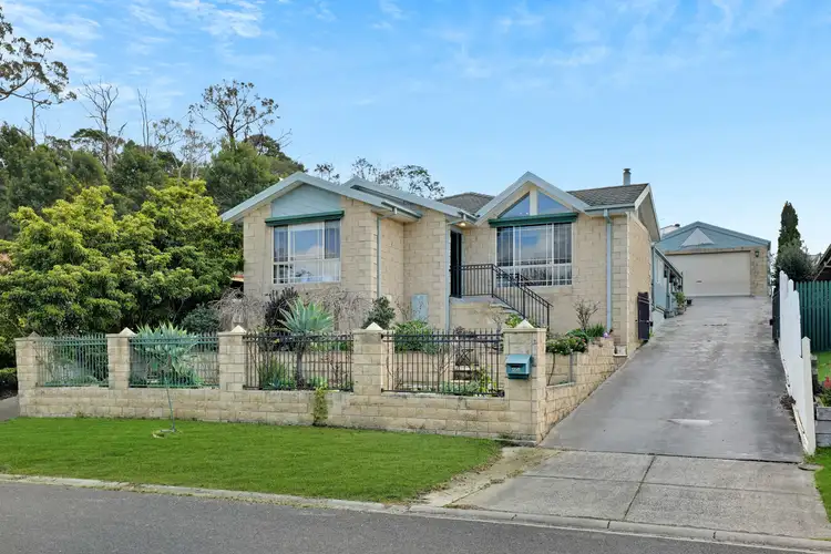 24 Breyleigh Drive, Pakenham VIC 3810