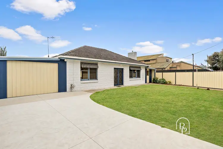 12 Plymouth Street, Hastings VIC 3915