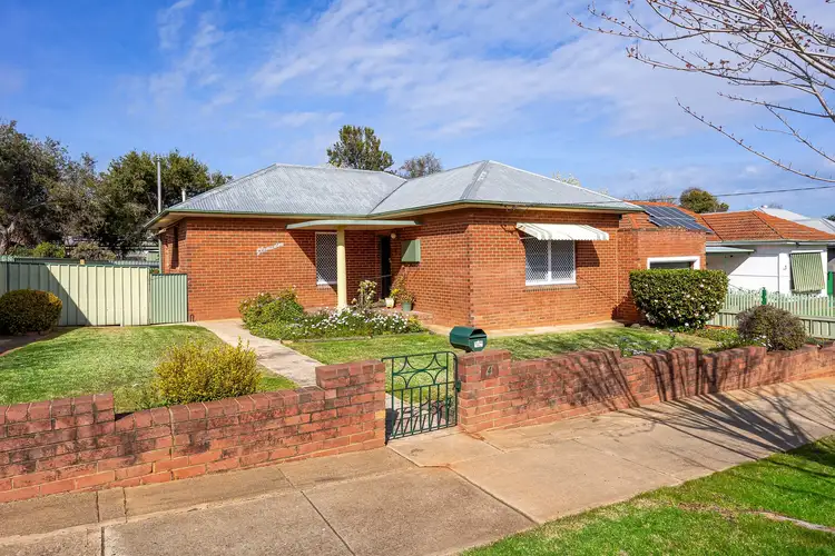 4 Heydon Avenue, Turvey Park NSW 2650