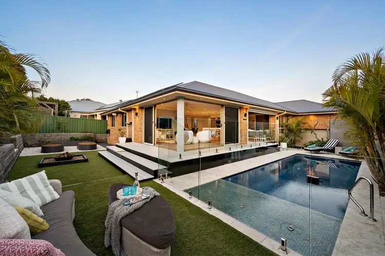 16 Amber Avenue, Fletcher NSW 2287