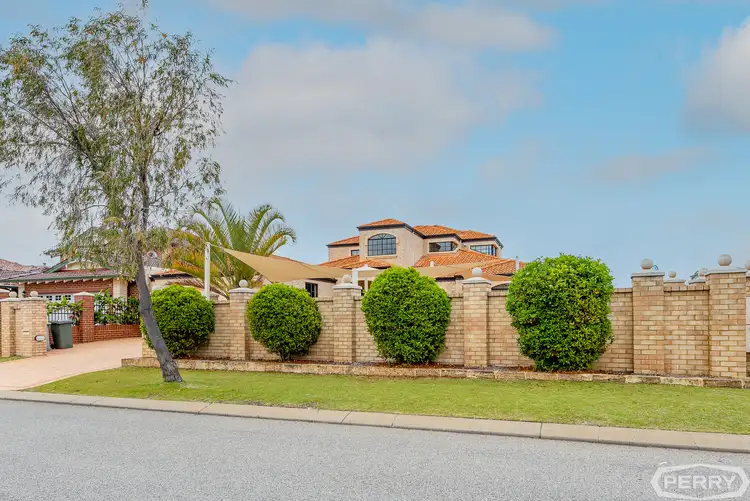 5 Eunamara Retreat, Halls Head WA 6210