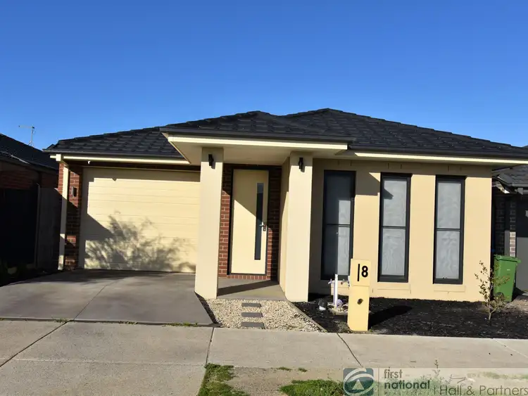 8 Abbeyard Drive, Clyde VIC 3978
