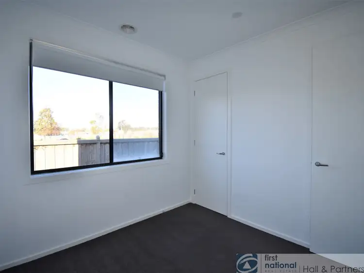 Fifth view of Homely house listing, 8 Abbeyard Drive, Clyde VIC 3978