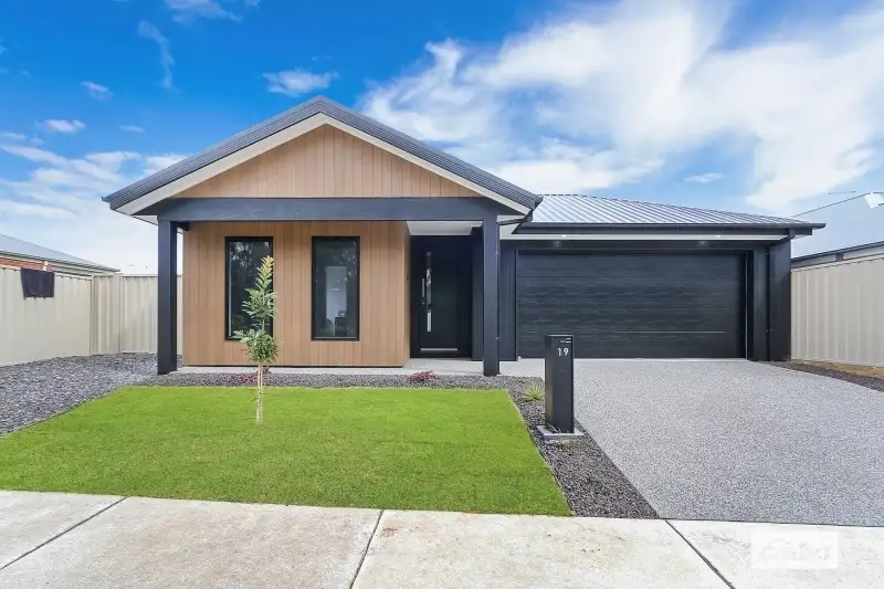 Main view of Homely house listing, 19 Axford Boulevard, Wodonga VIC 3690