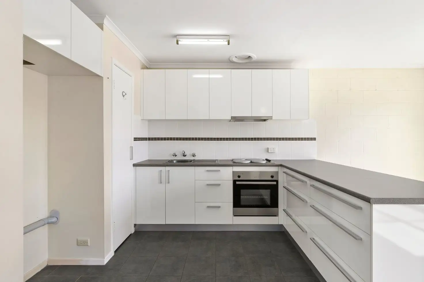 Main view of Homely unit listing, 3/10-12 Lindsay Street, Newcomb VIC 3219