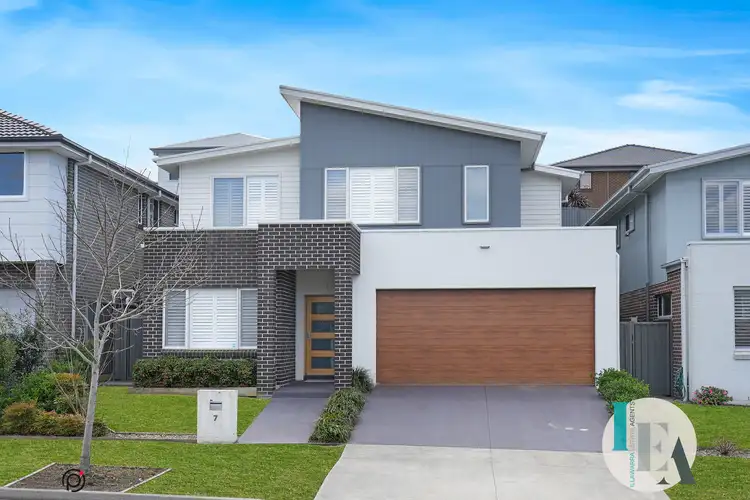 7 McNevin Close, Calderwood NSW 2527