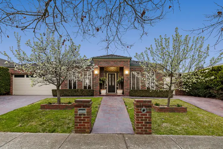 4 Highbury Drive, Hillside VIC 3037