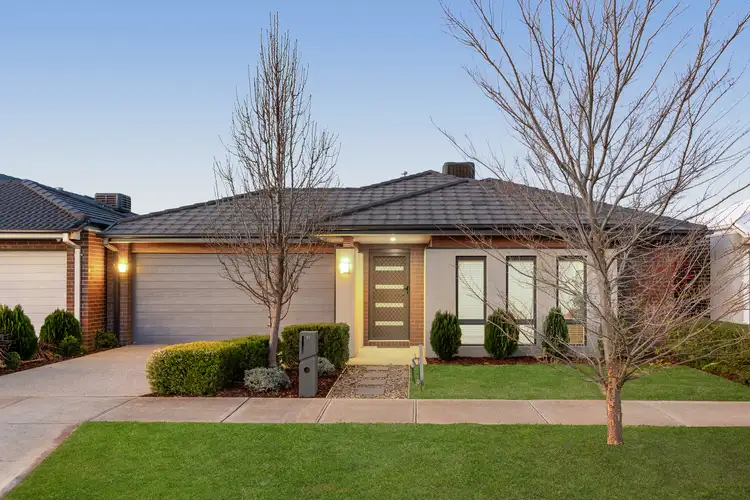 11 Sadie Avenue, Thornhill Park VIC 3335