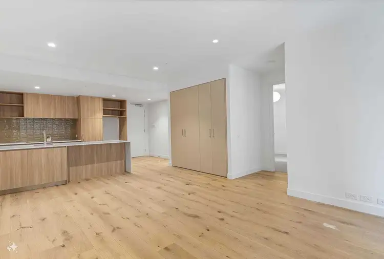 2/20 Wardens Walk, Coburg VIC 3058