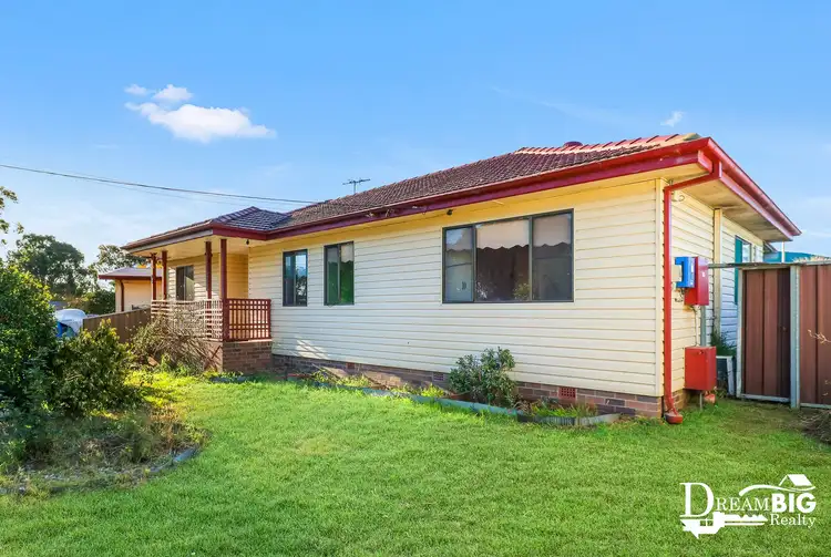 19 & 19A Aitape Crescent