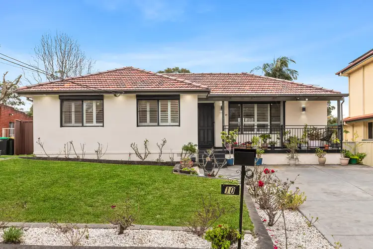 10 Valencia Crescent, Toongabbie NSW 2146