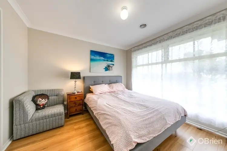 Fifth view of Homely house listing, 8 Tarwin Place, Cranbourne East VIC 3977