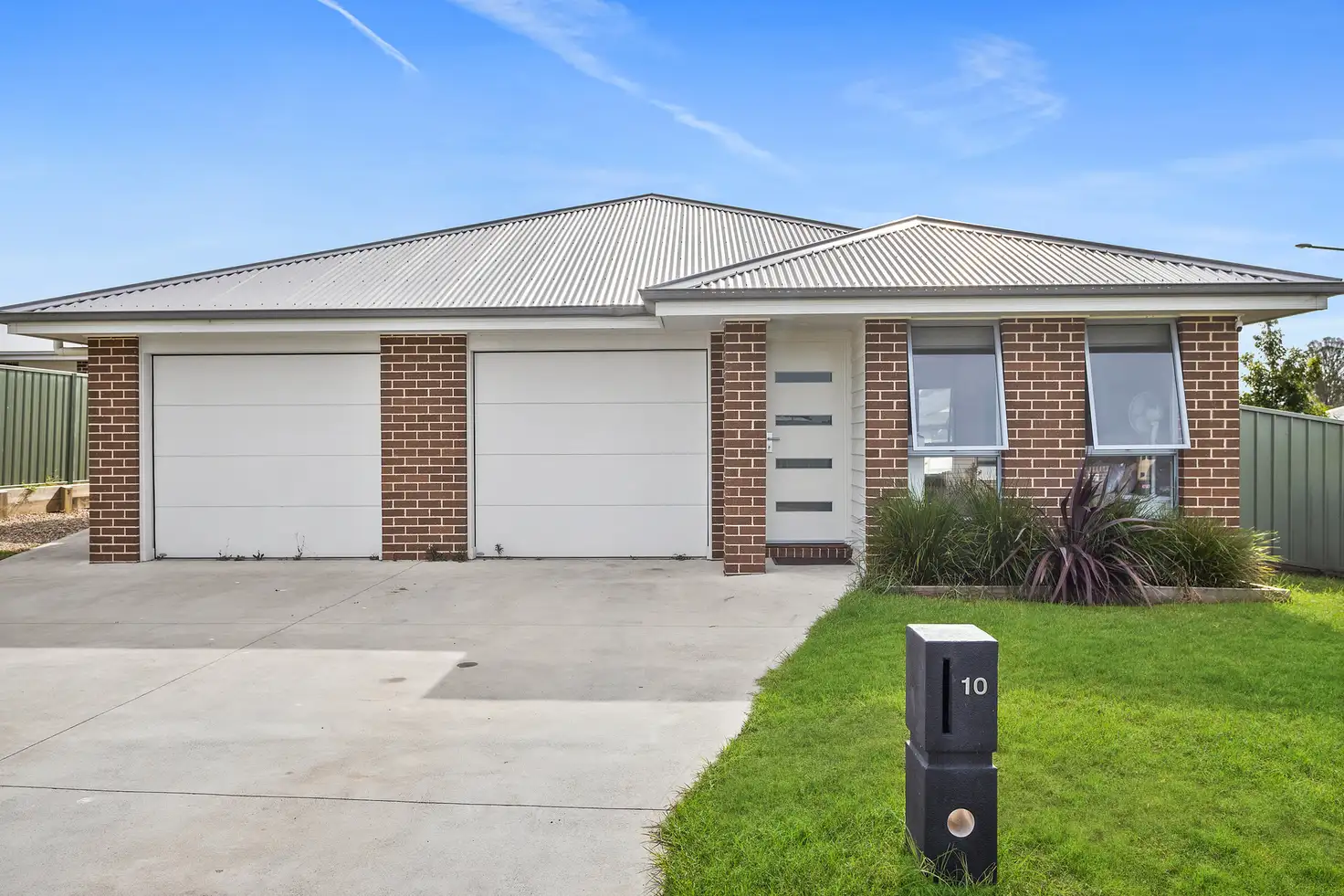 Main view of Homely semi-detached listing, 10 Bendigo Circuit, Nowra NSW 2541