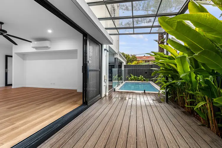 1/4 Second Avenue, Palm Beach QLD 4221