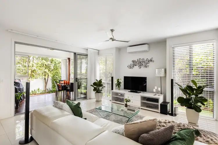 15 Symonds Road, Burleigh Heads QLD 4220