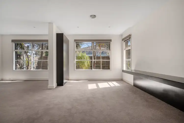 Fifth view of Homely house listing, 1 Everett Court, Macleod VIC 3085