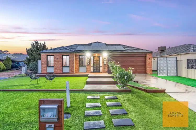 11 Girraween Place, Caroline Springs VIC 3023