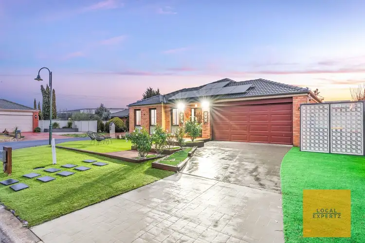 11 Girraween Place, Caroline Springs VIC 3023
