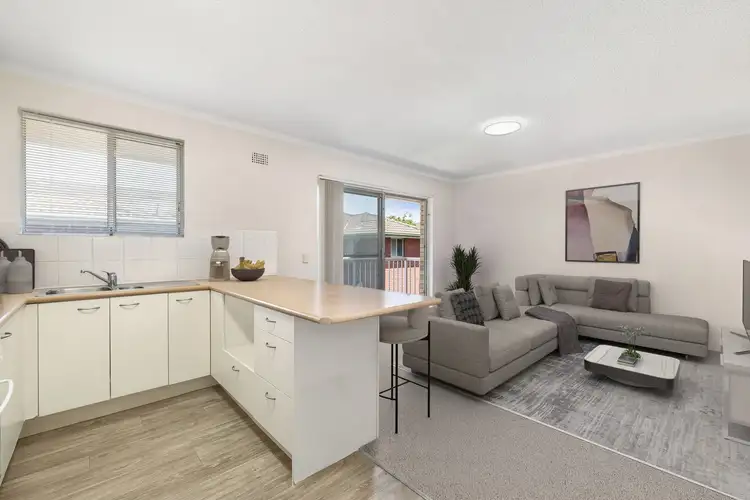 15/10 Harvard Street