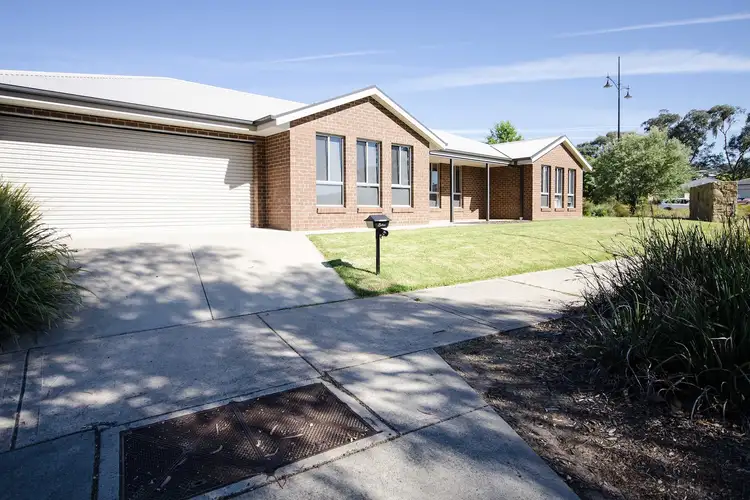 2 Victoria Cross Parade, Wodonga VIC 3690