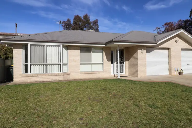 5/10 Binalong Street