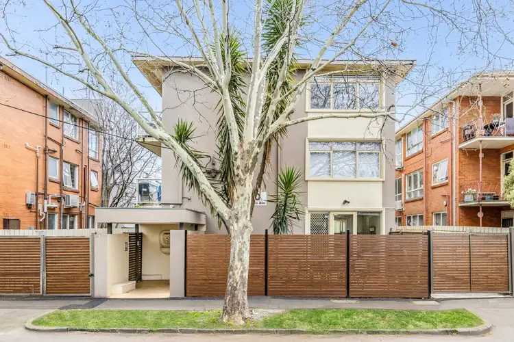 1/10 Austin Avenue, Elwood VIC 3184