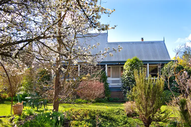7 Robertson Avenue, Castlemaine VIC 3450