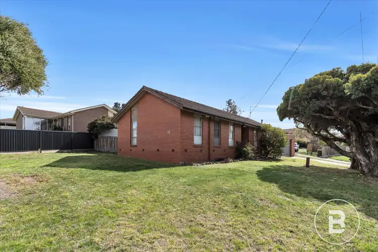 32 Jonathan Drive, Darley VIC 3340