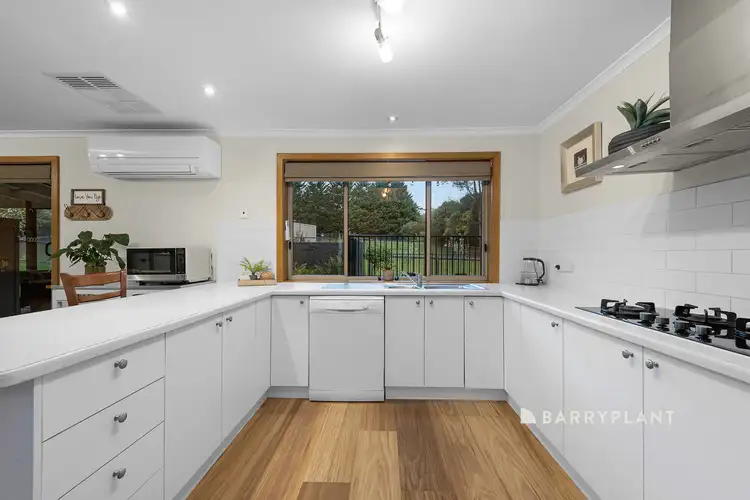 Sixth view of Homely house listing, 8 Robyn Court, Drouin VIC 3818