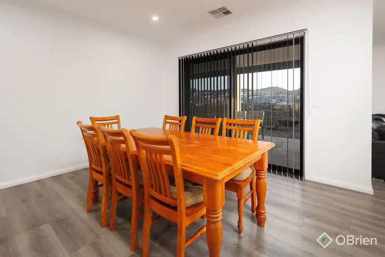 Fifth view of Homely house listing, 4 Avenel Circuit, Wodonga VIC 3690