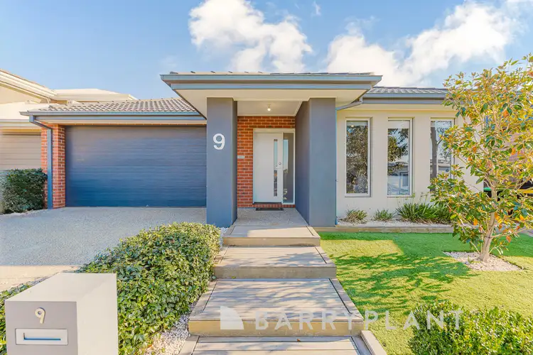 9 Welshie Street, Thornhill Park VIC 3335