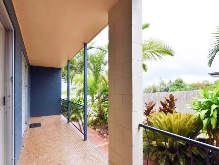 2/25 Victoria Street, Cardwell QLD 4849